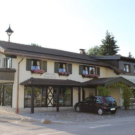 ברנאו אם כימסי Gaestehaus Sattlerhof מראה חיצוני תמונה